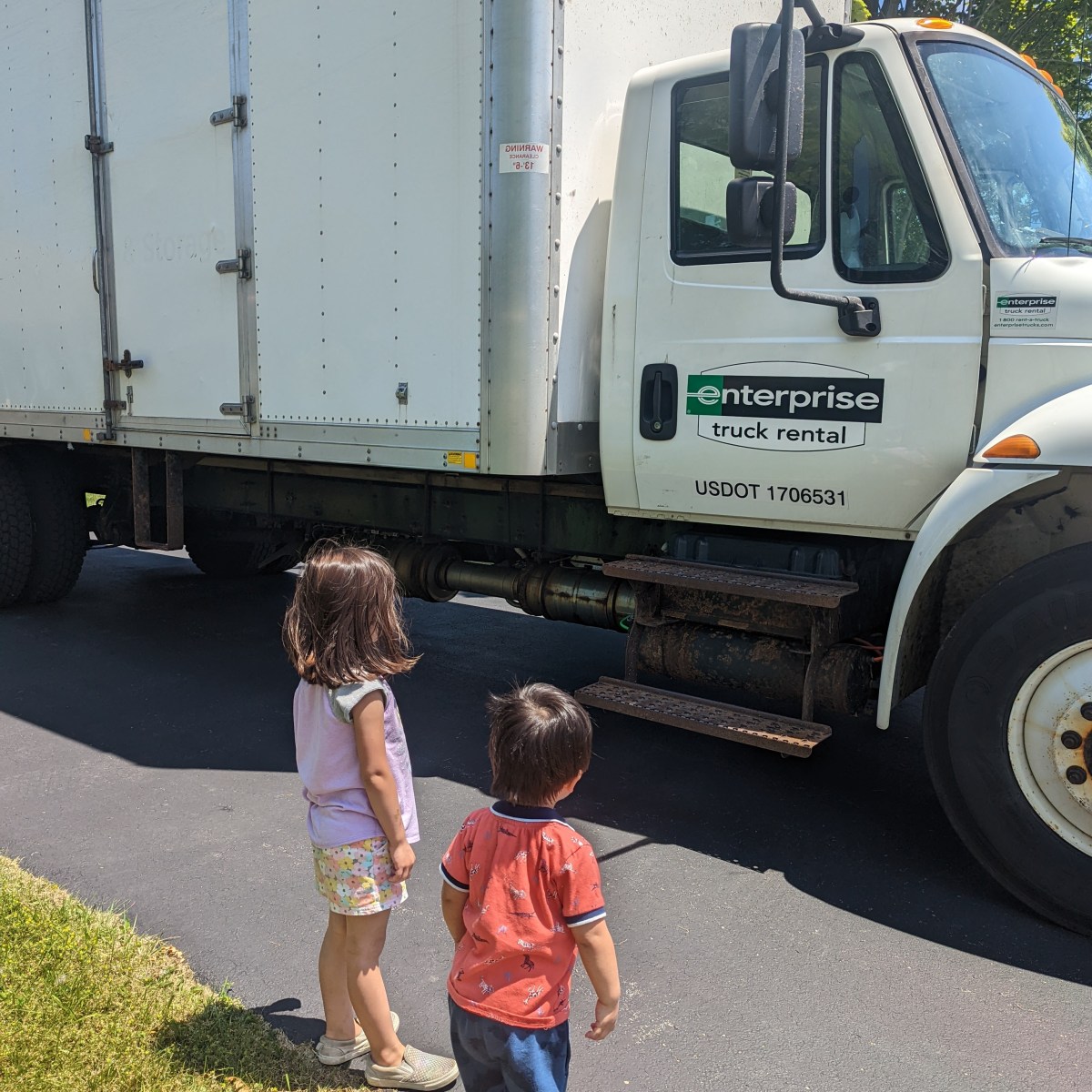 Moving In and Moving On: 5 Ways to Ease the&nbsp;Transition